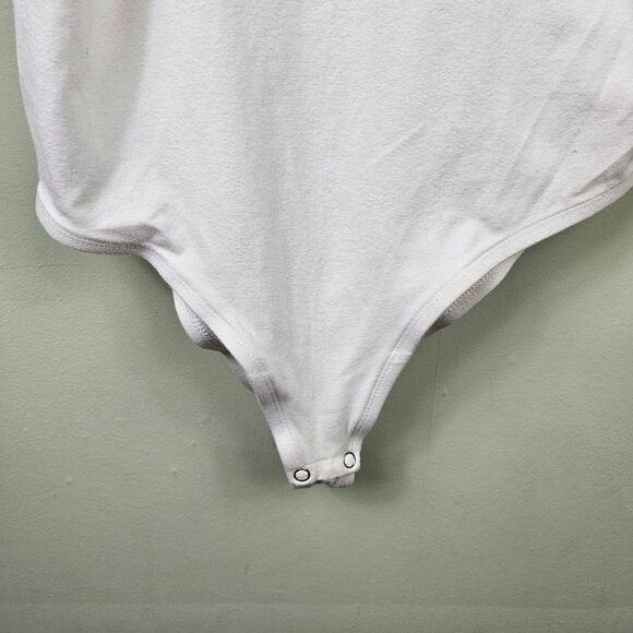 Torrid Foxy Scoop Neck Ribbed Ringer Bodysuit – White M/L - Picture 3 of 9